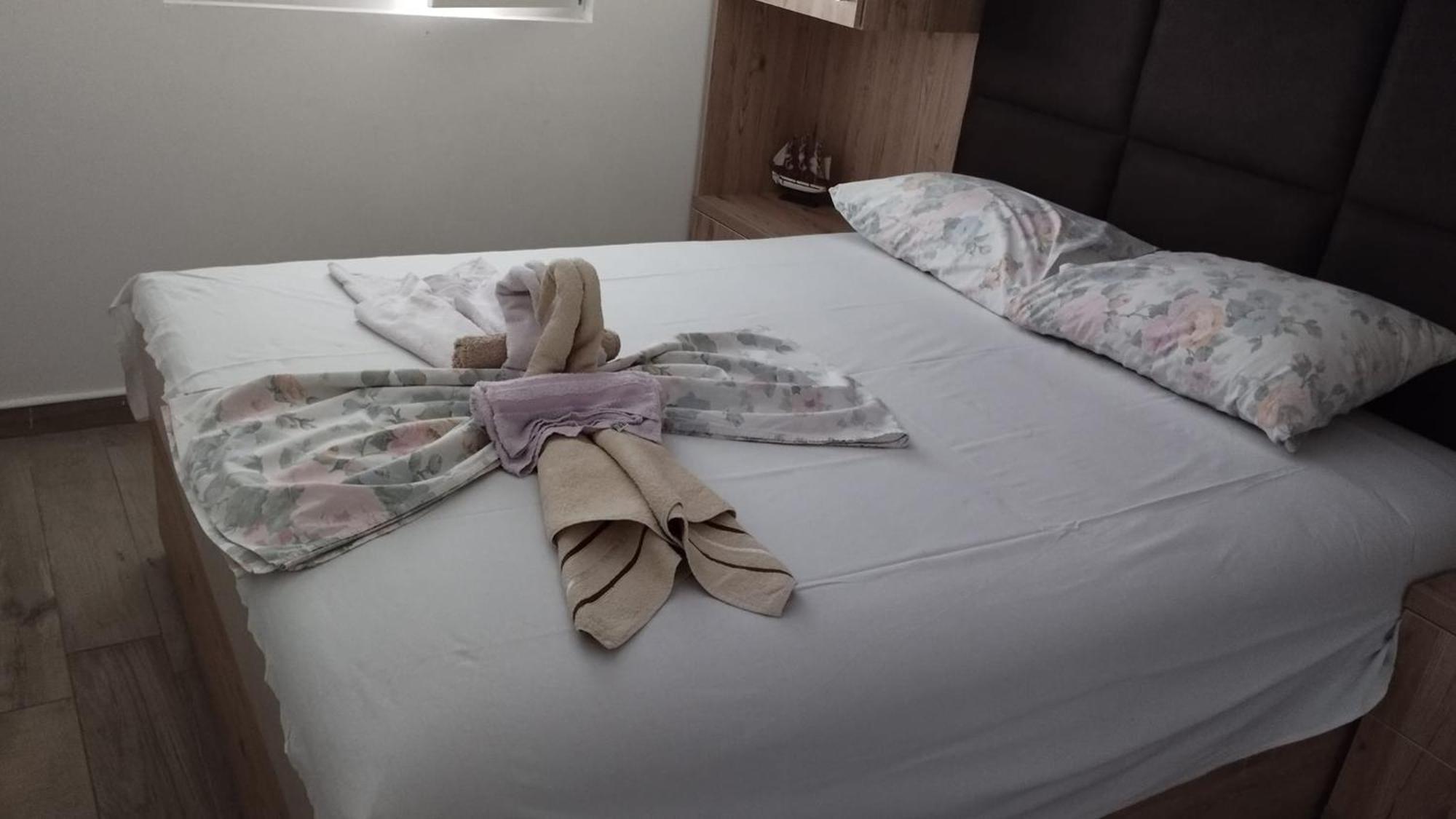 Apartments Djedovic 2 Petrovac 外观 照片