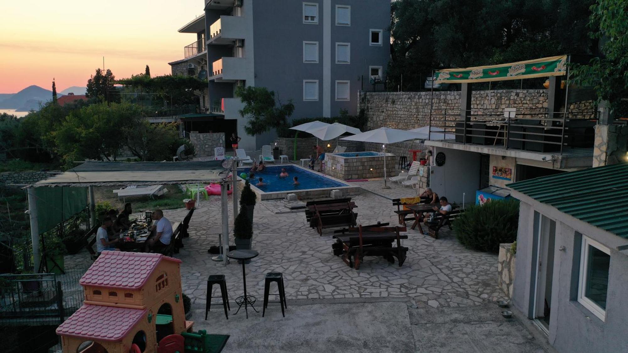 Apartments Djedovic 2 Petrovac 外观 照片